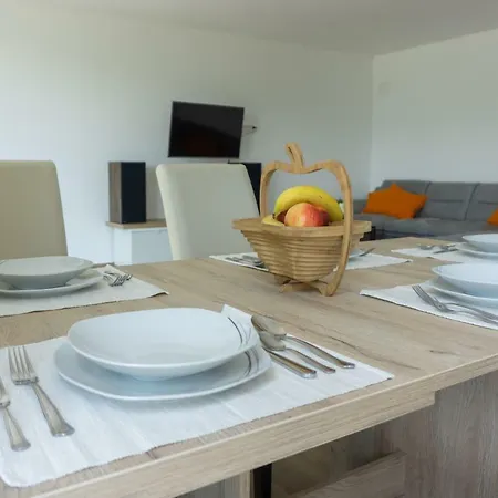 Vakantiehuis Nature View House With Sauna